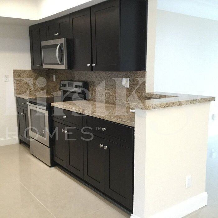 1851 Nw 28th Ave - Photo 3 of 19