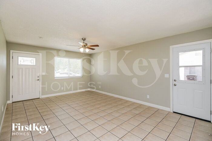 1332 N Westwood Cir - Photo 2 of 15