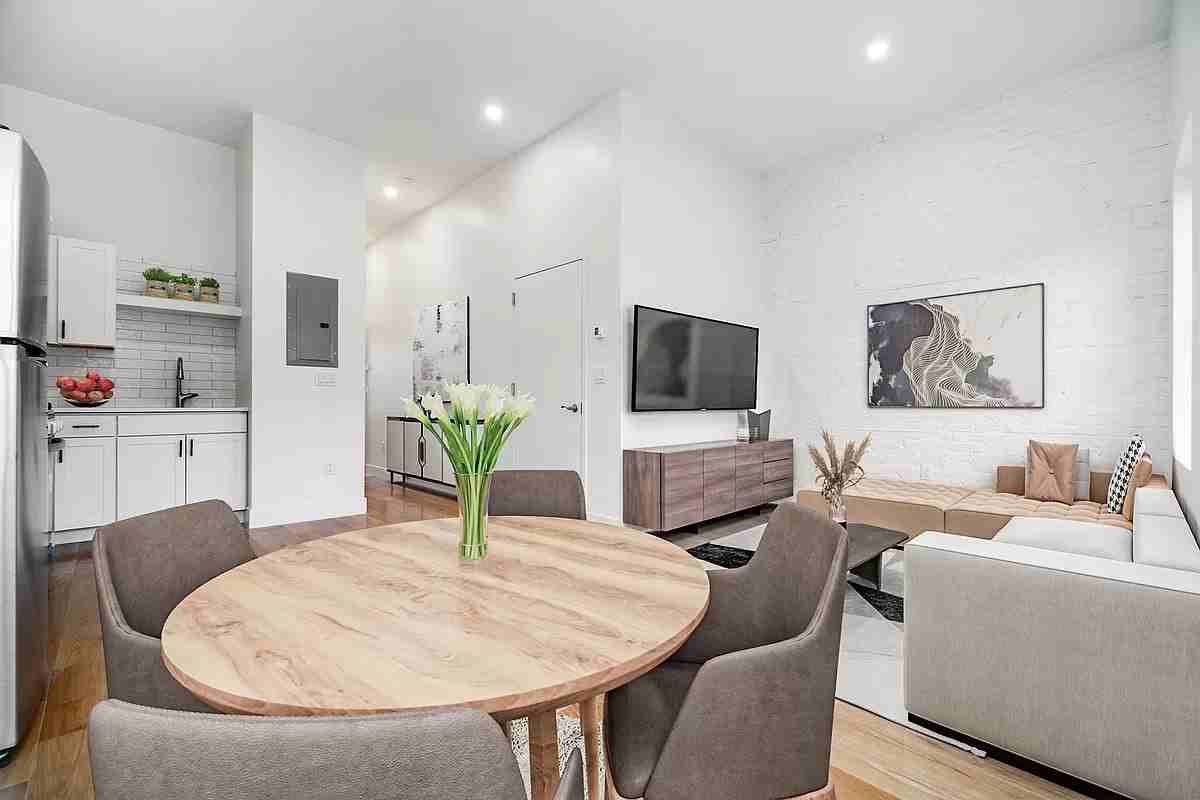 546 Hudson Street #1 - Photo 3 of 6