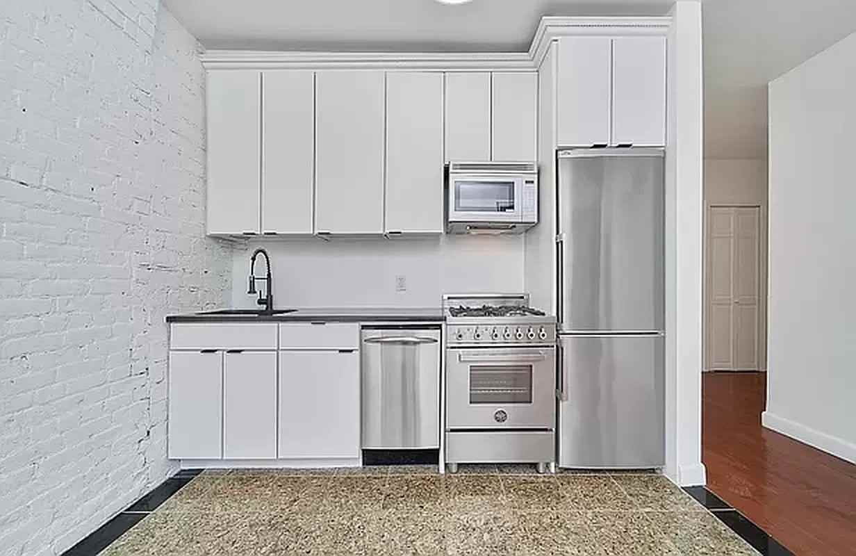 661 Washington Street #3F - Photo 2 of 5