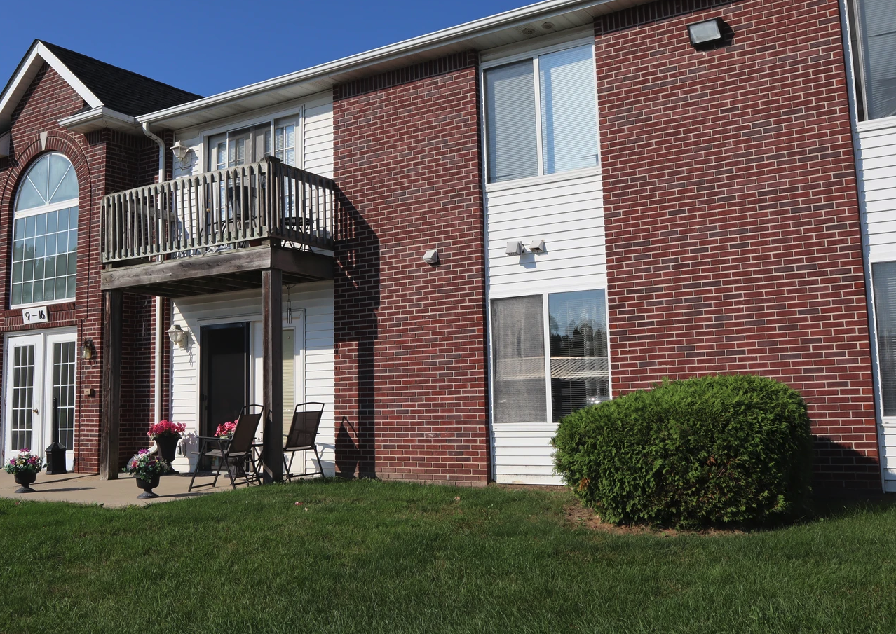 Madison Court - Photo 3 of 6