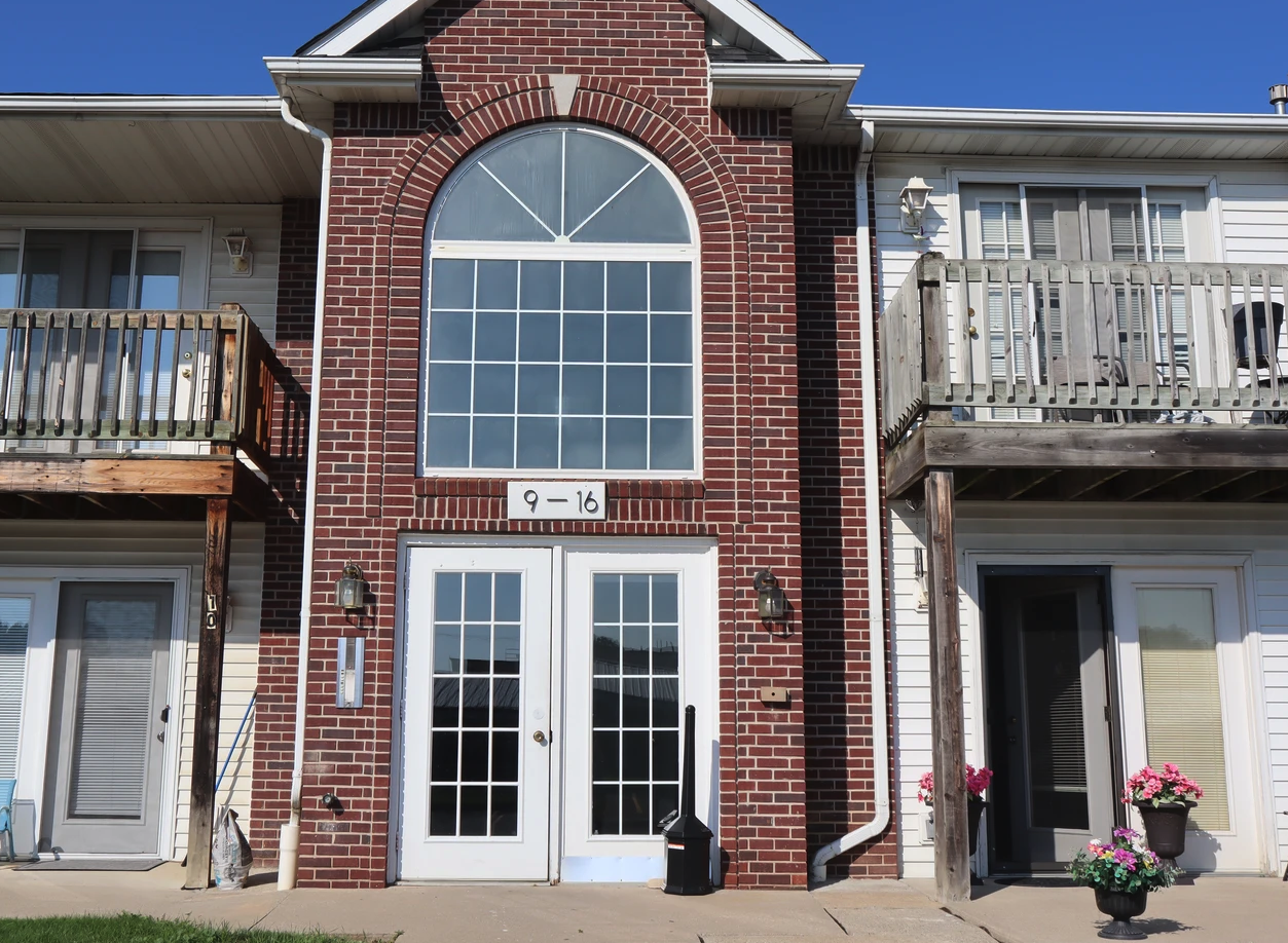 Madison Court - Photo 5 of 6