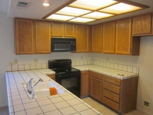 85 Edward Ct - Photo 2 of 3