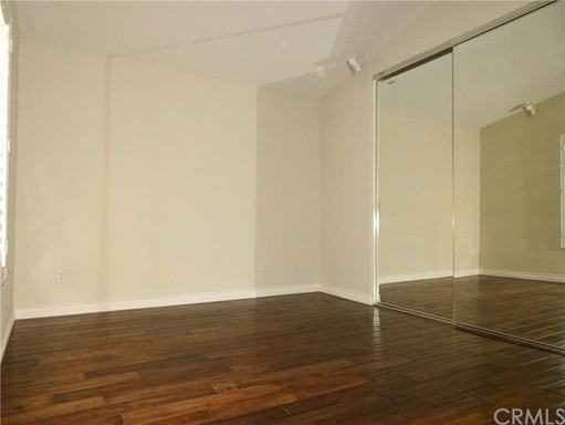 403 Blue Jay Dr - Photo 2 of 16