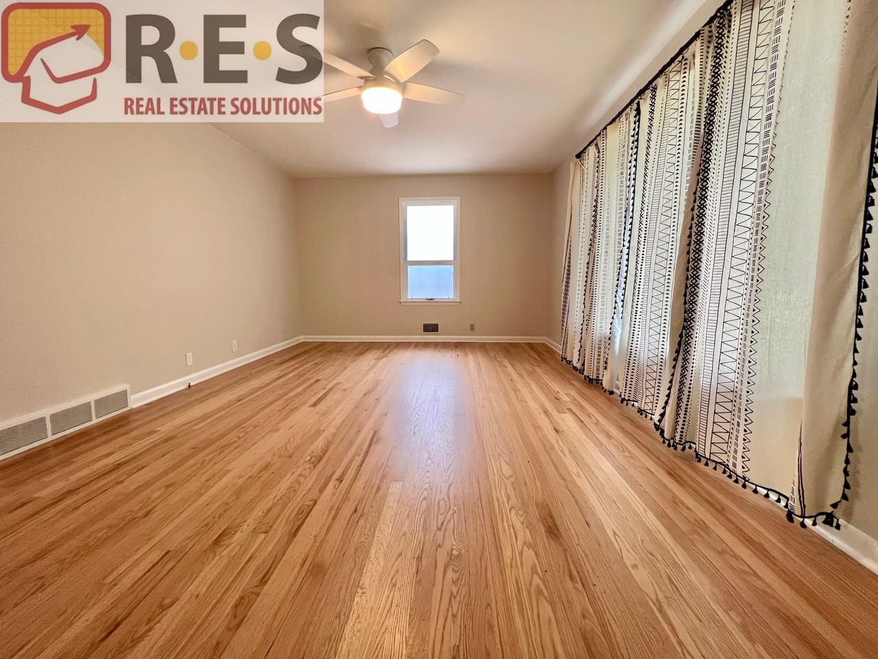1682 S Eudora St - Photo 4 of 12