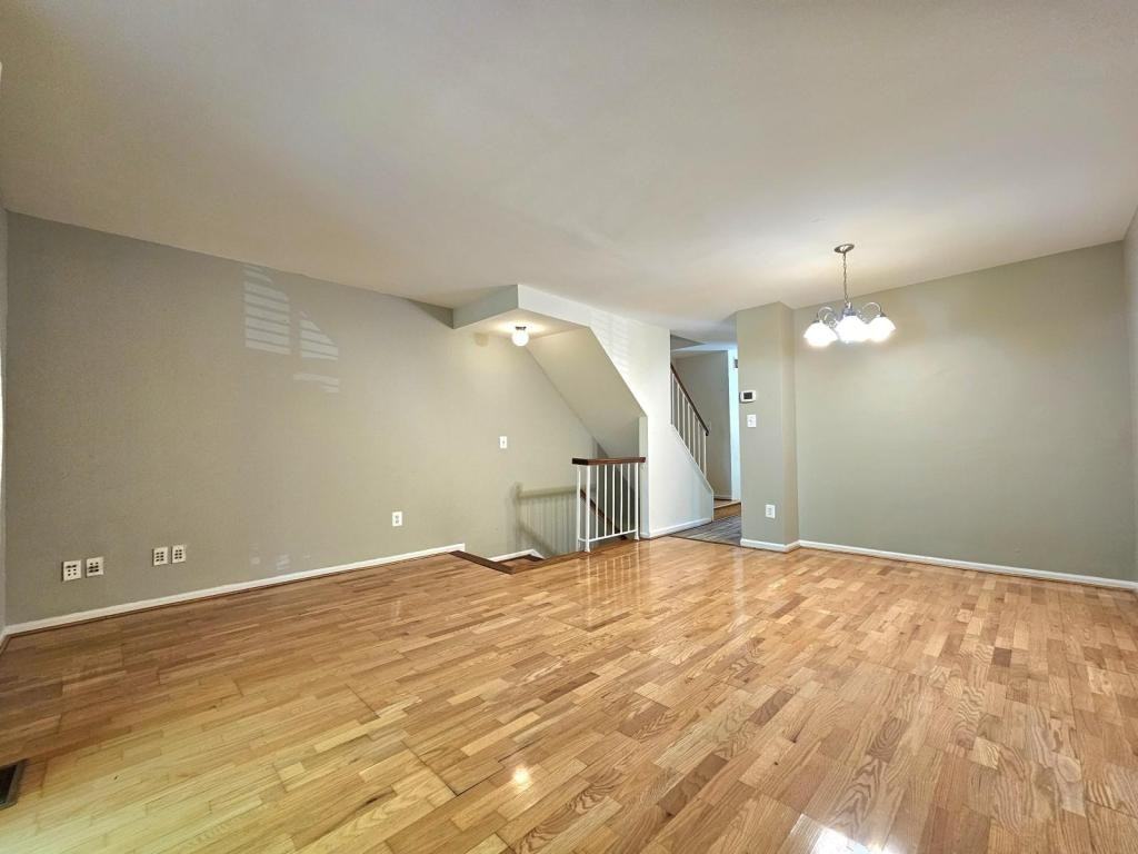 7664 Northern Oaks Ct - Photo 7 of 27