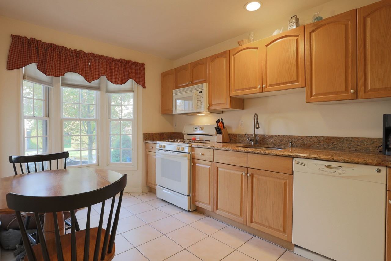 453 4th Ave - Photo 2 of 12