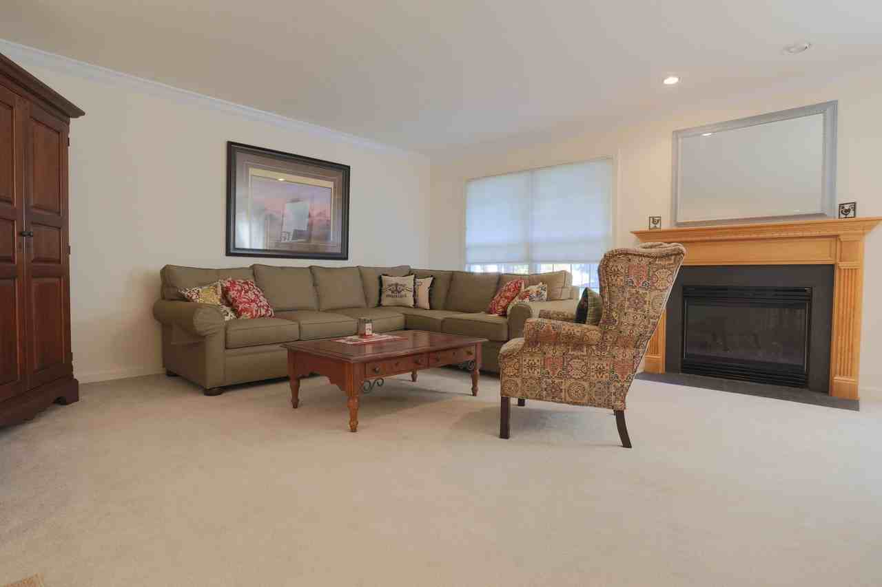 453 4th Ave - Photo 3 of 12