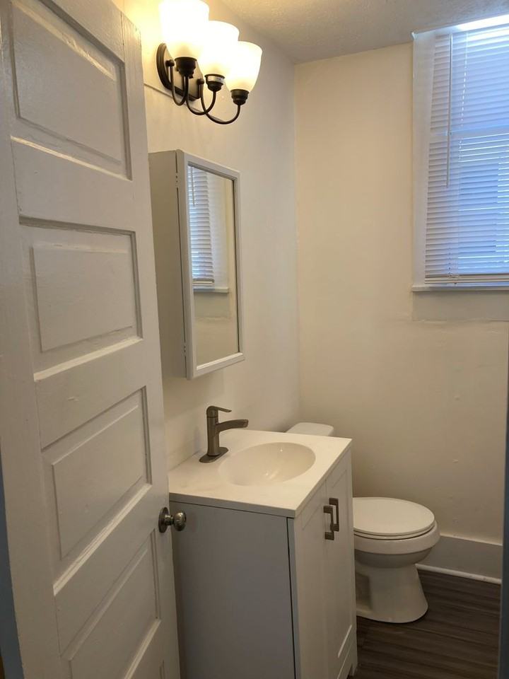 1431 S Floyd St - Photo 4 of 15