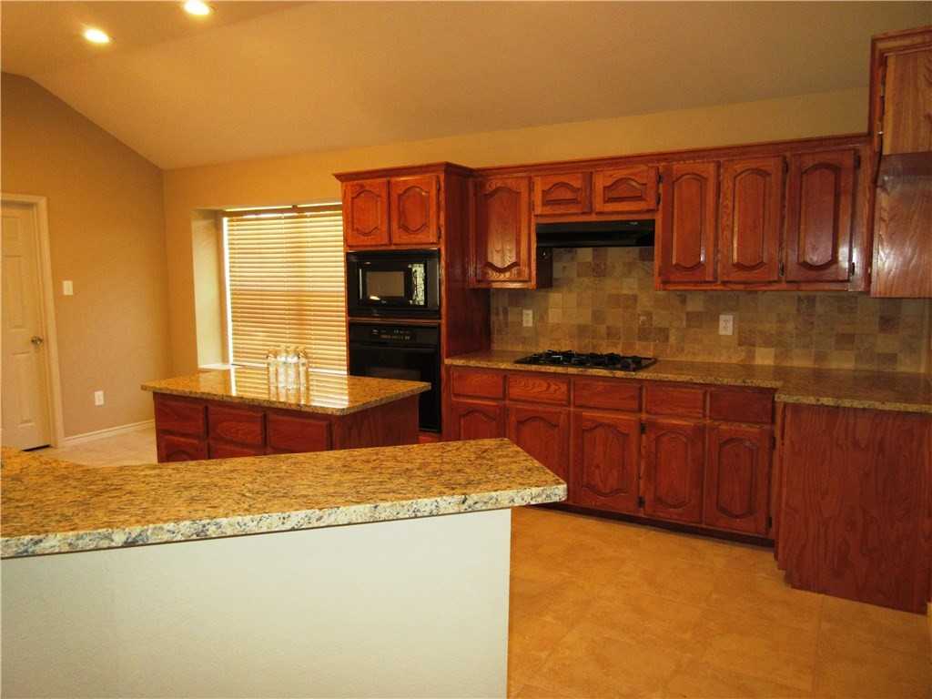 308 Rainhurst Ln - Photo 2 of 24