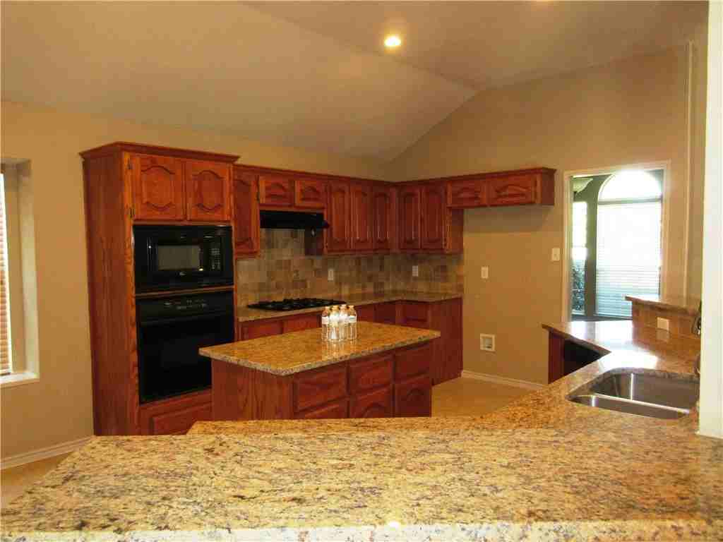 308 Rainhurst Ln - Photo 3 of 24