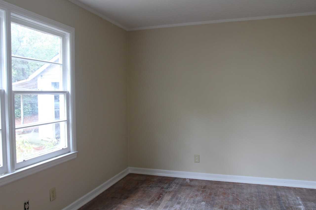 914 W Society Ave - Photo 2 of 8