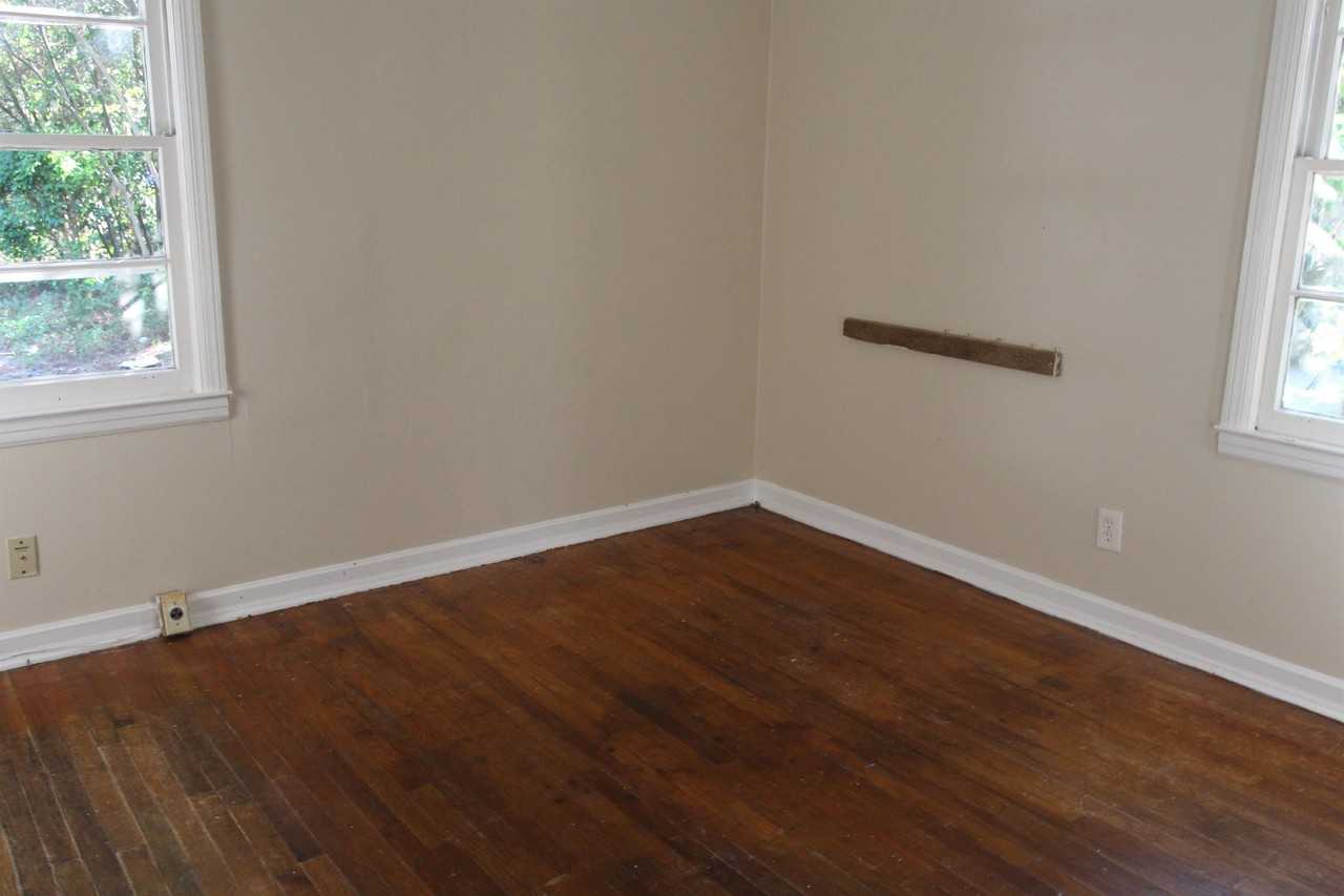 914 W Society Ave - Photo 3 of 8