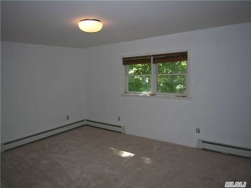 158 St James Ave S - Photo 2 of 10