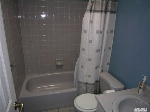 158 St James Ave S - Photo 3 of 10