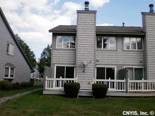 453 Summerhaven Dr N - Photo 2 of 13