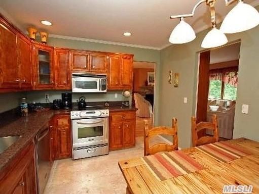 18 Crossman Rd - Photo 2 of 11