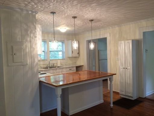 4598 Park Dr - Photo 2 of 8