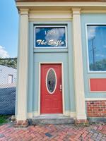 featured image of 1529 W Cary St