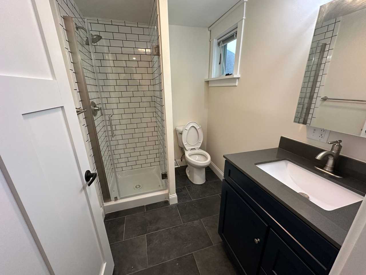 118 Hudson St - Photo 2 of 12