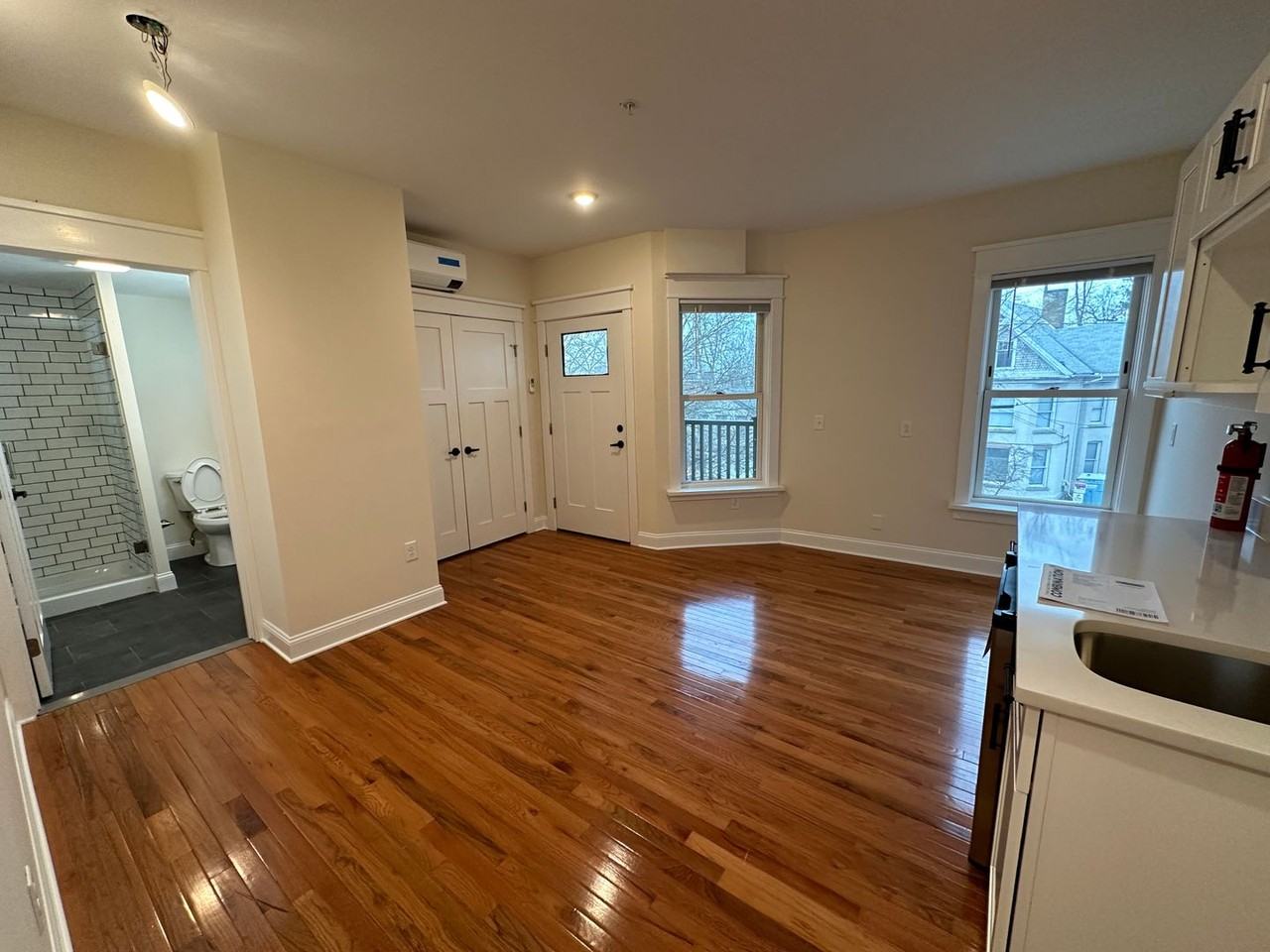 118 Hudson St - Photo 3 of 12