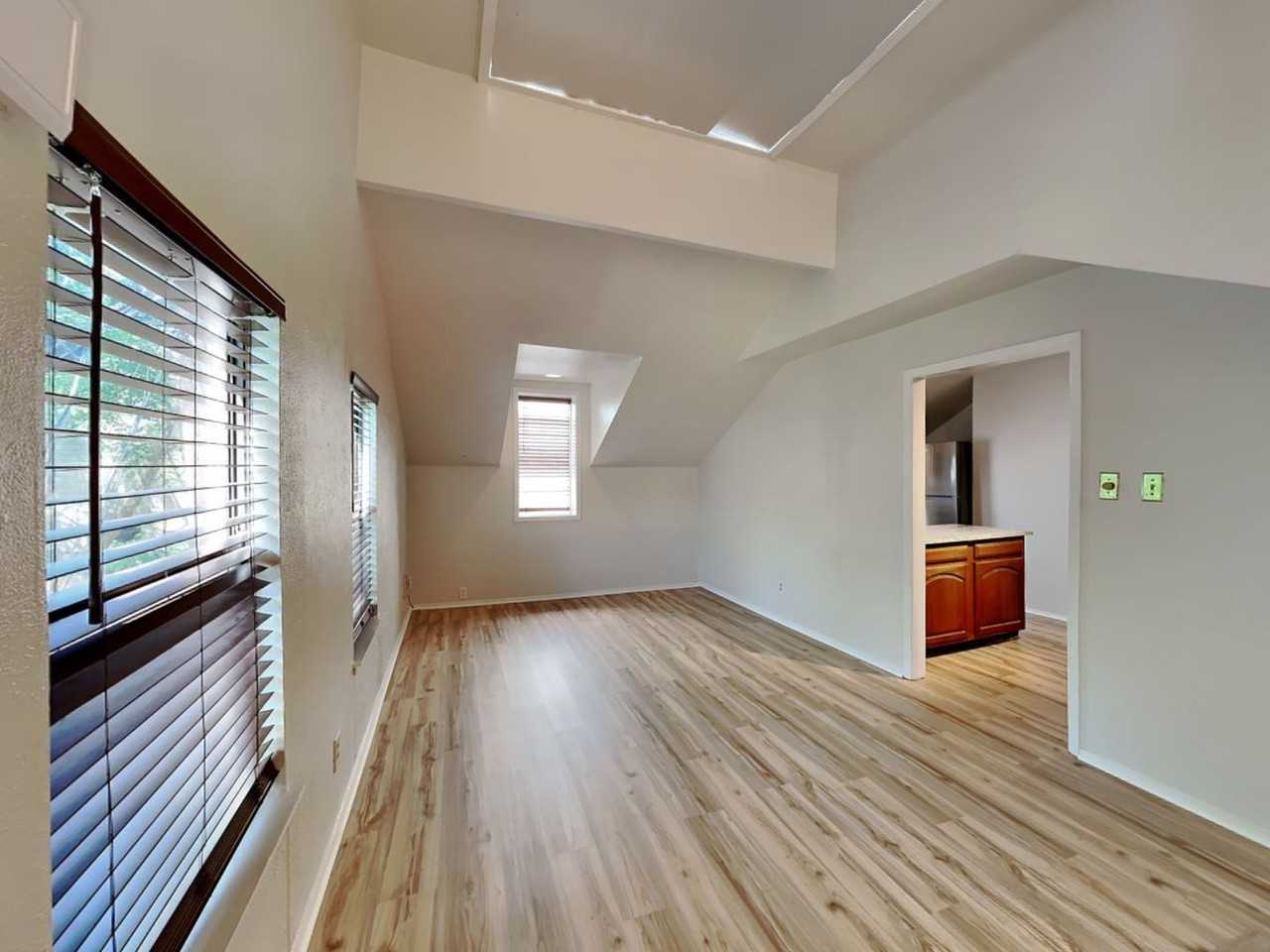 3551 W 4th St #5 - Photo 2 of 11