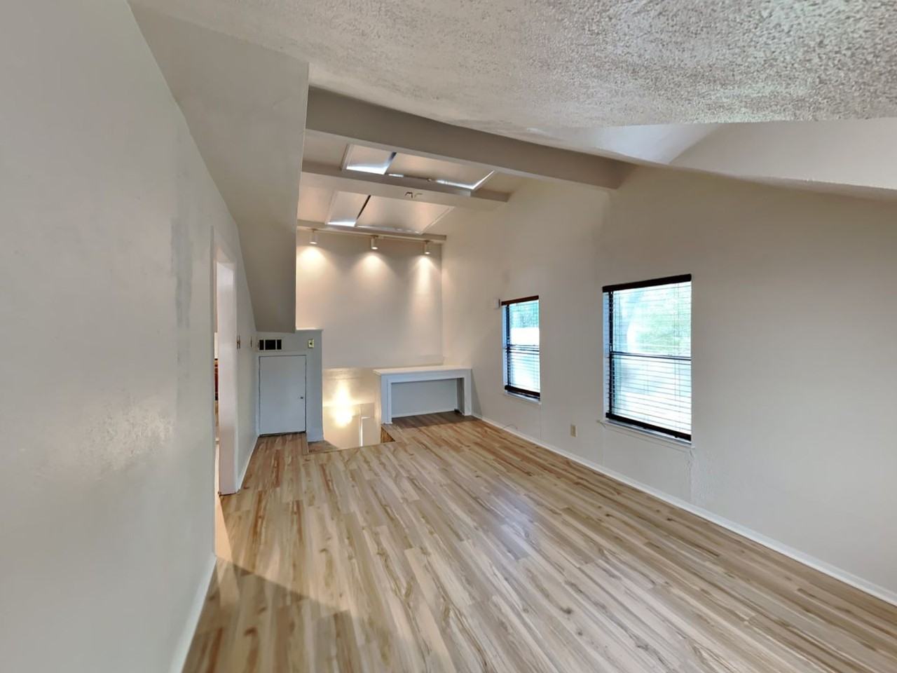 3551 W 4th St #5 - Photo 3 of 11
