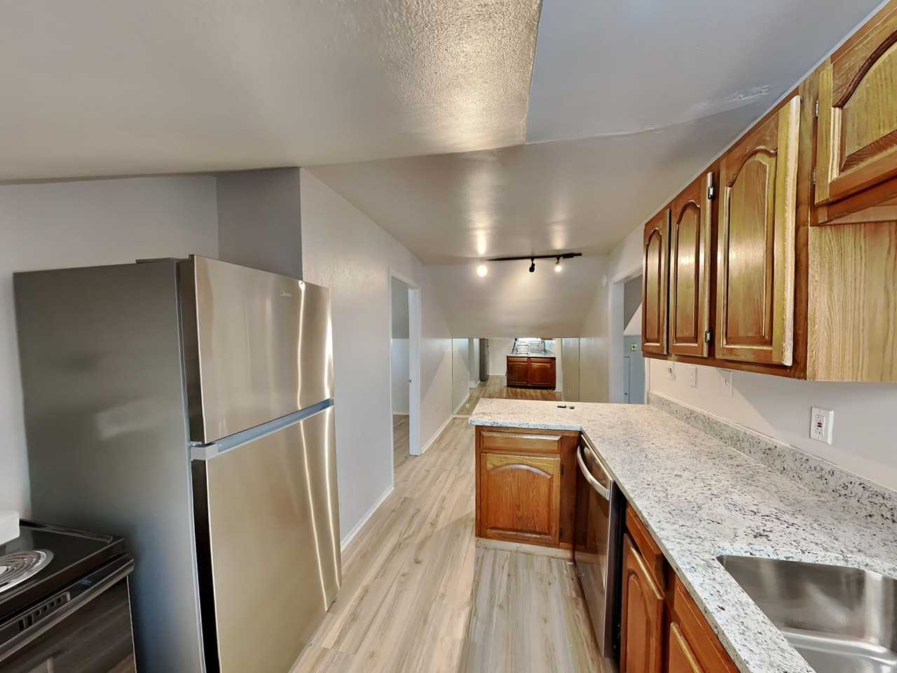 3551 W 4th St #5 - Photo 5 of 11