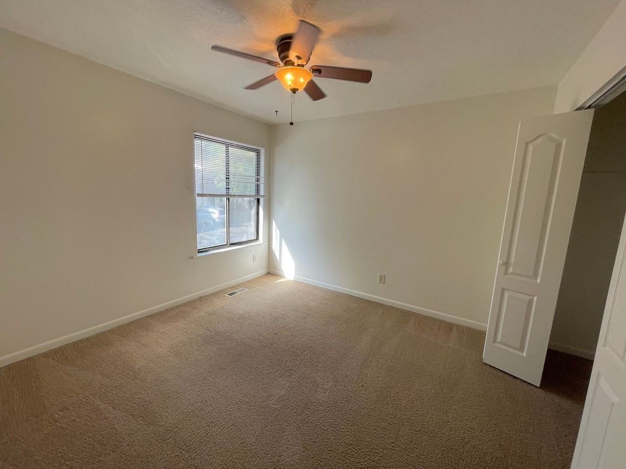 1430 Tenbury Dr - Photo 6 of 8