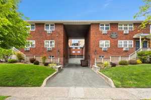 featured image of 39 1st St
