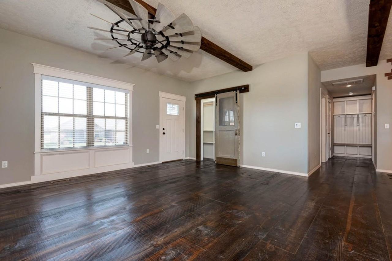 1451 N Opportunity Ave - Photo 2 of 20