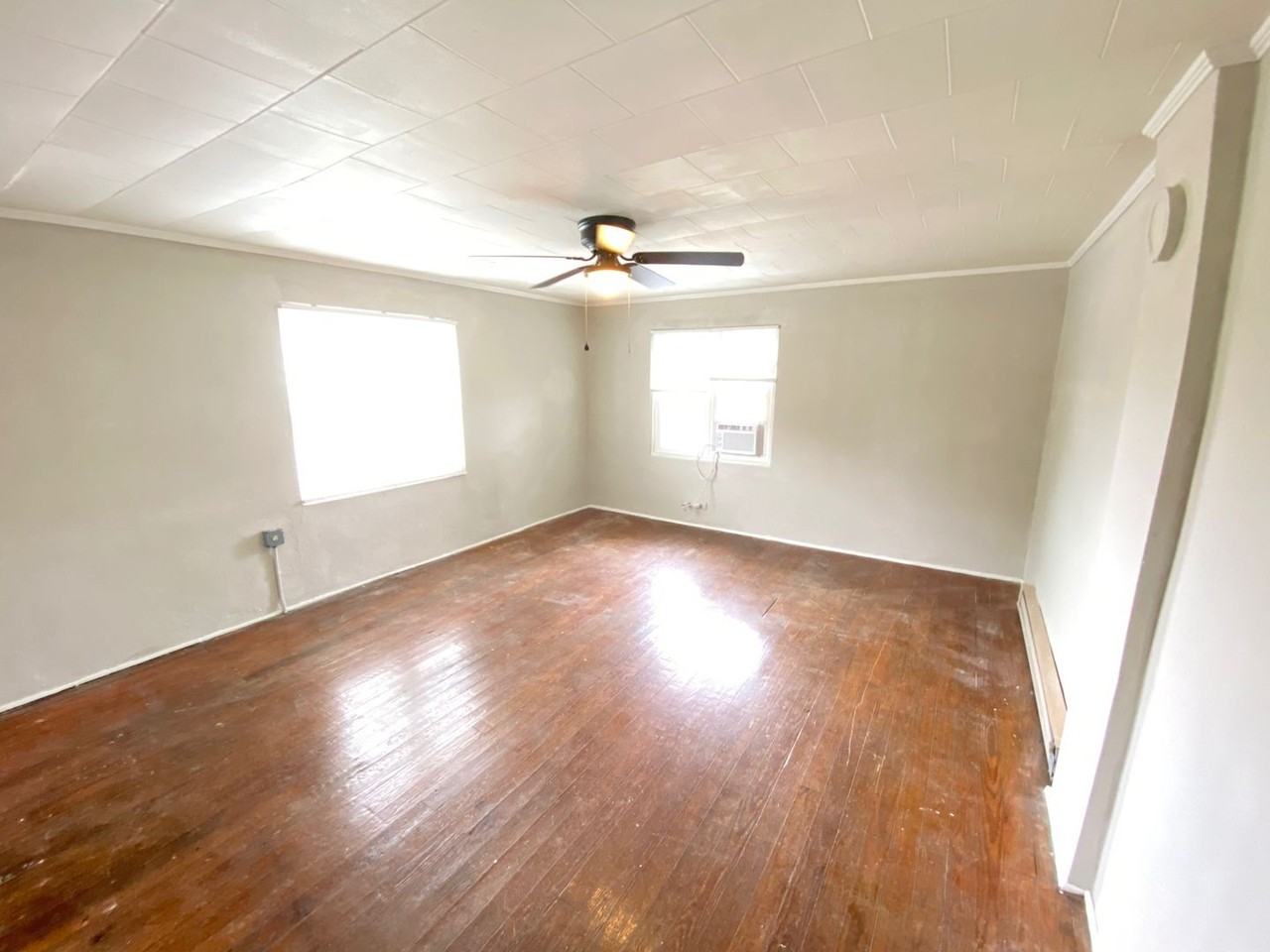 209 E Ridge Ave - Photo 3 of 7