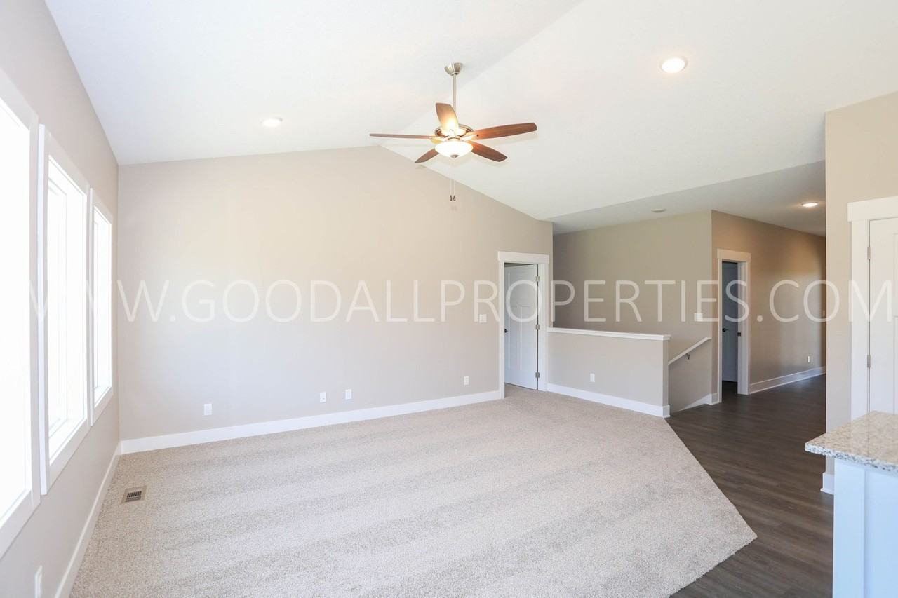 16656 Wilden Dr - Photo 4 of 17