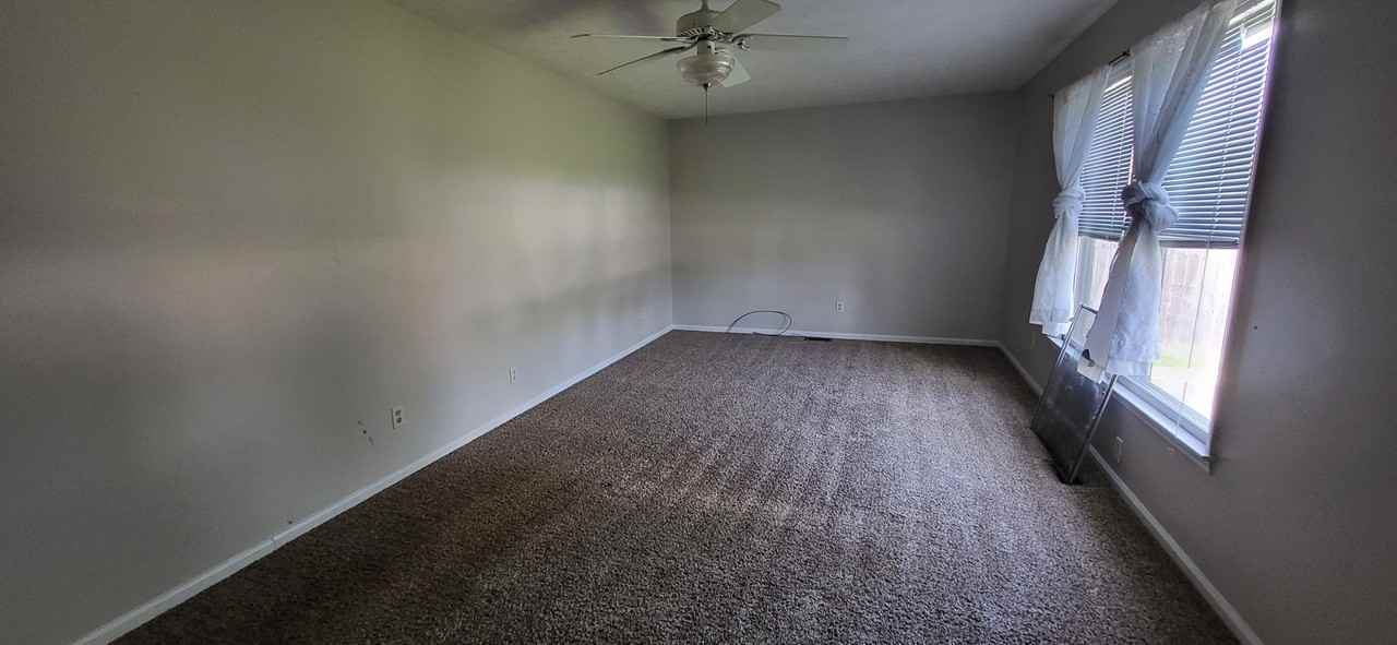 1439 Sprunt Ave - Photo 2 of 7