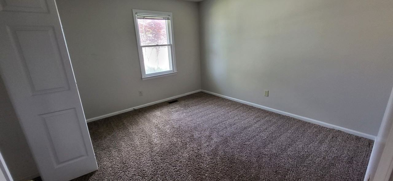 1439 Sprunt Ave - Photo 5 of 7