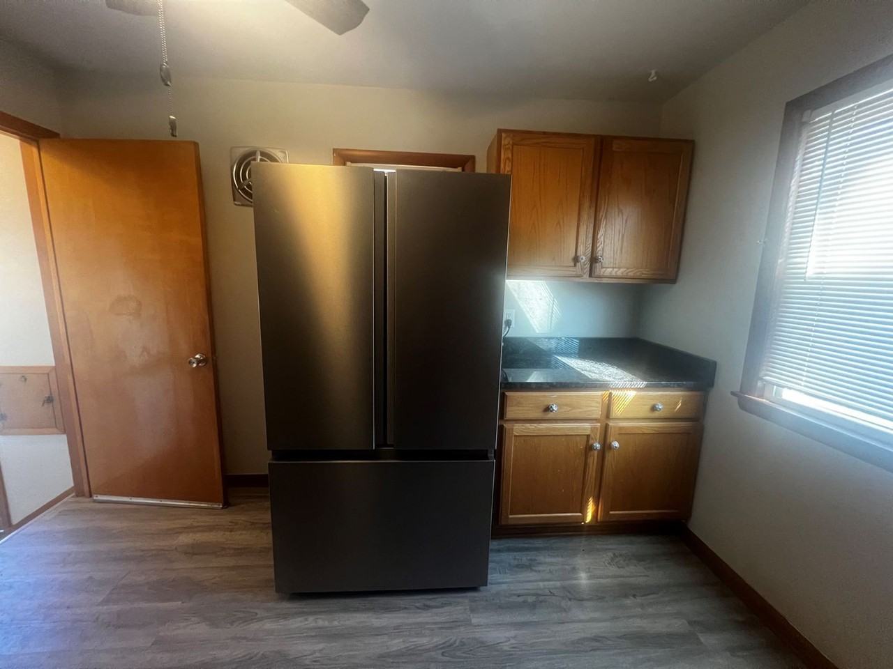 909 E Howard Ave - Photo 3 of 10