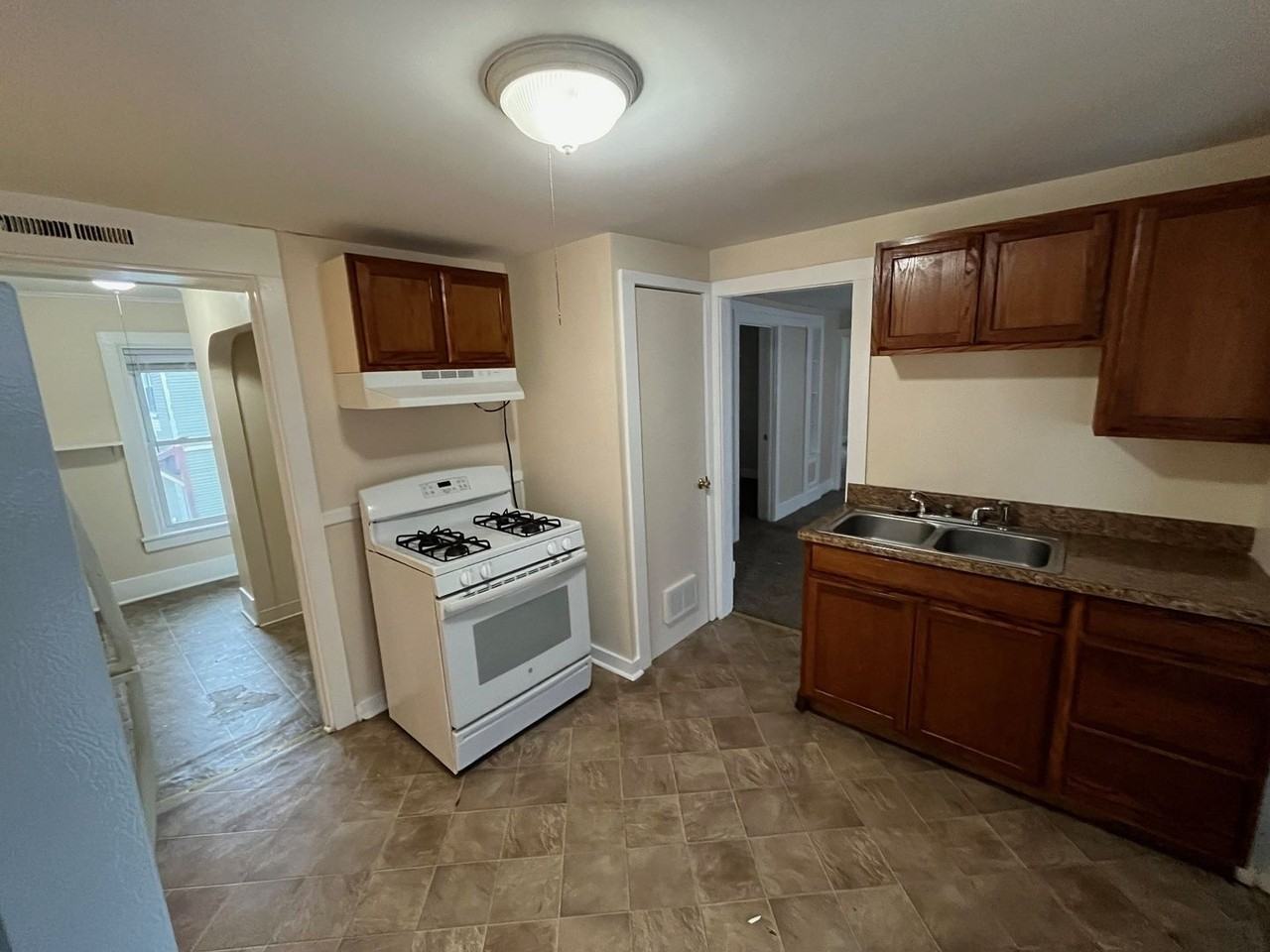 60 Archibald St - Photo 2 of 13