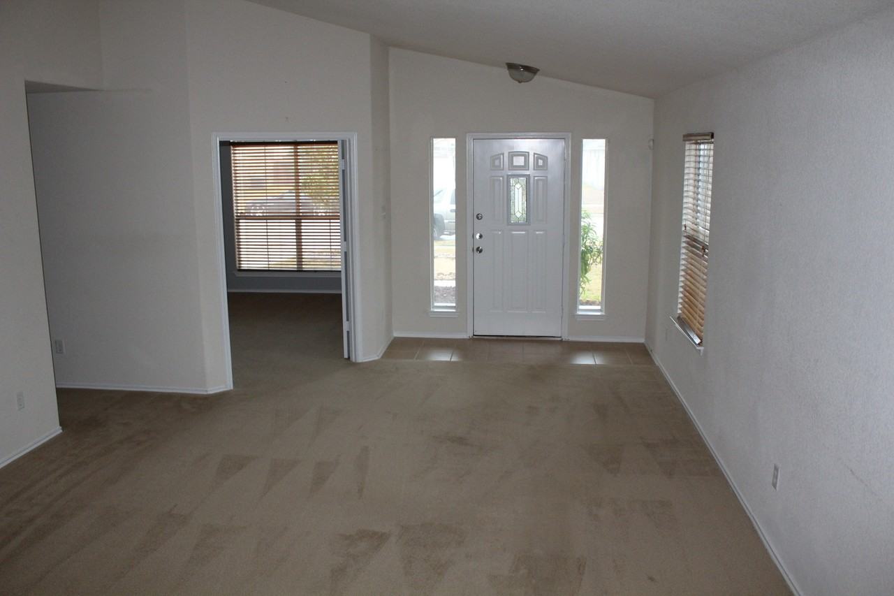 4706 Sydney Harbour Ct - Photo 6 of 26