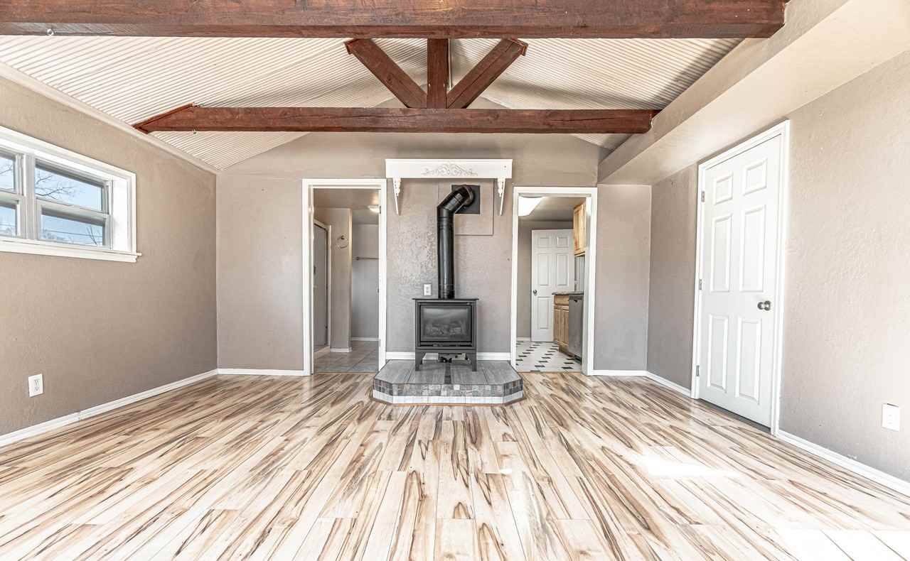 210 Chapman St - Photo 3 of 13