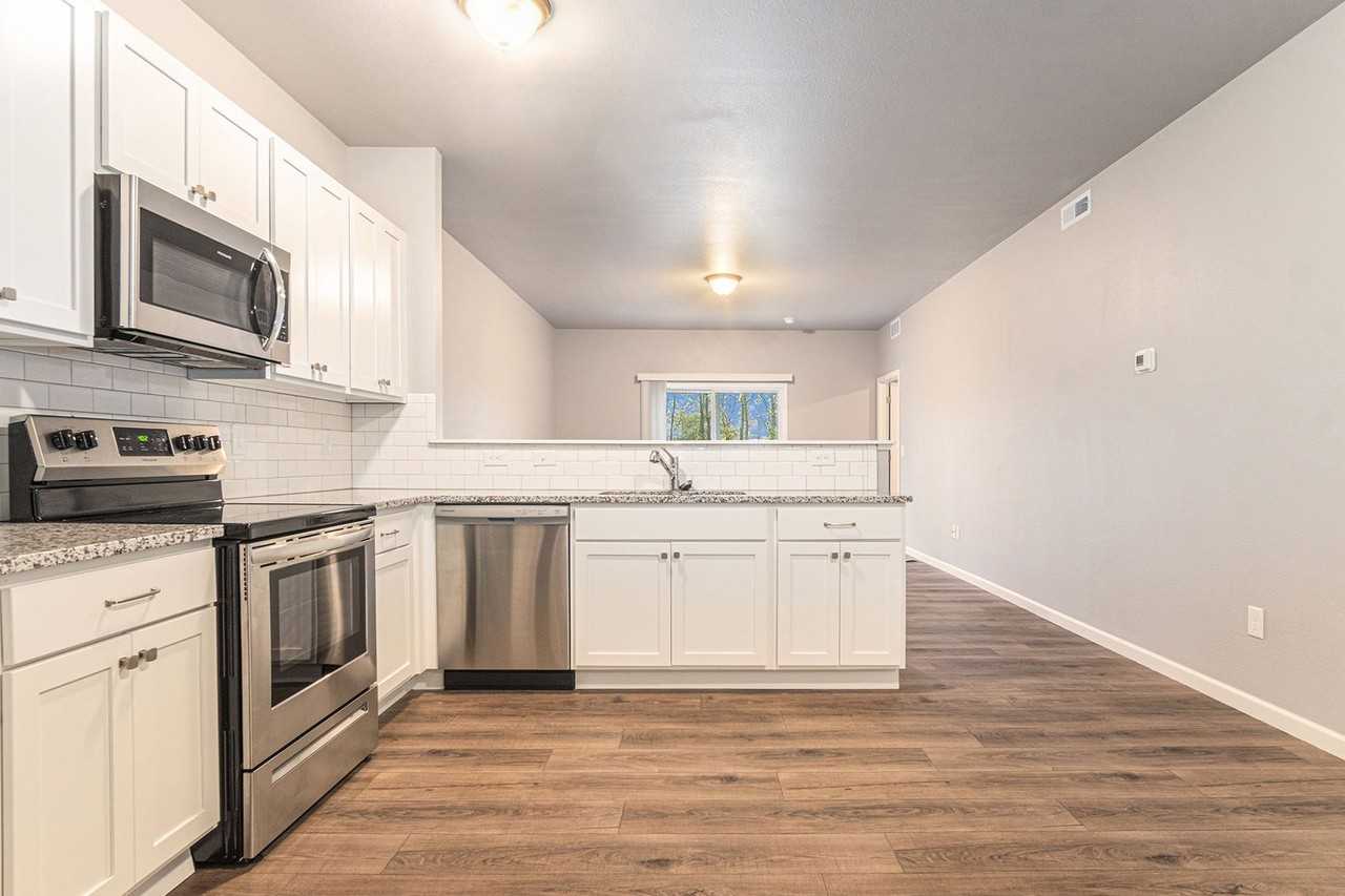 26136 Northland Crossing Dr - Photo 2 of 22