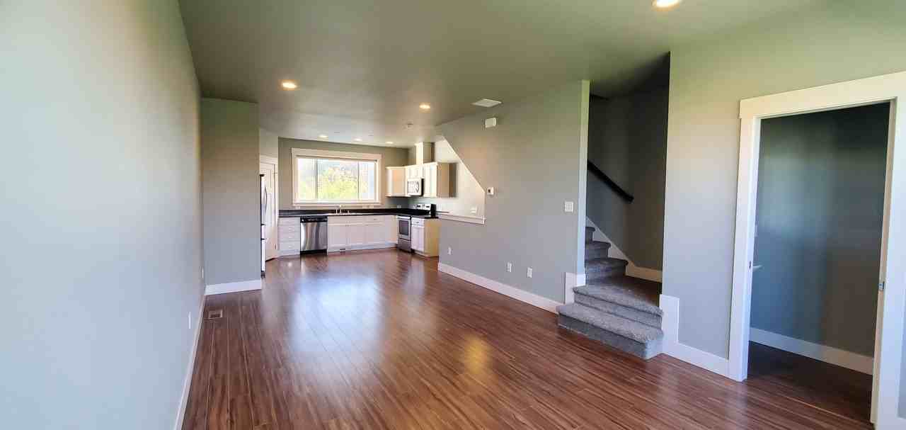 1826 Lost Creek Rd - Photo 7 of 22