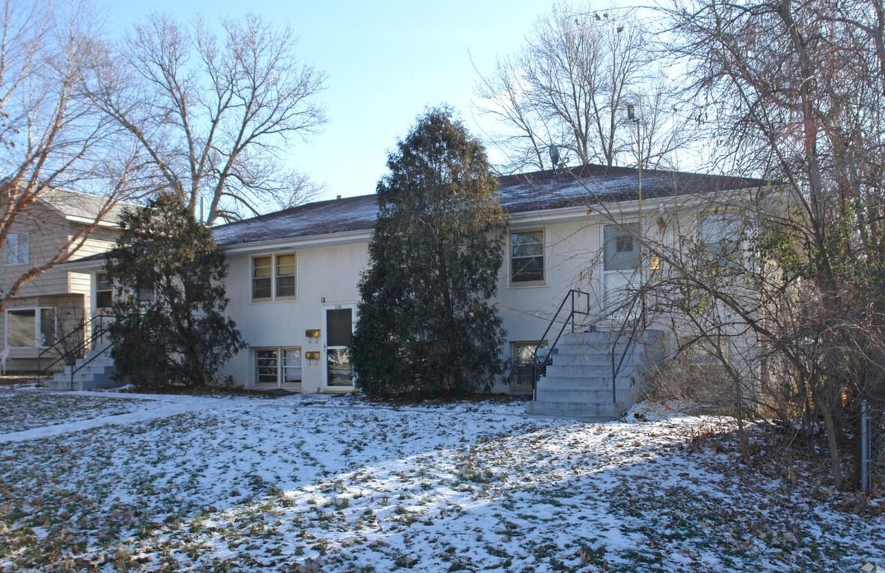 538 Summit Street NE - Photo 2 of 10