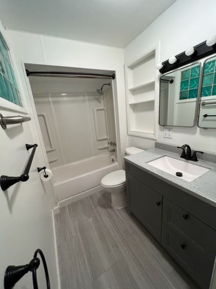 536 Detroit Street Duplex - Photo 2 of 16
