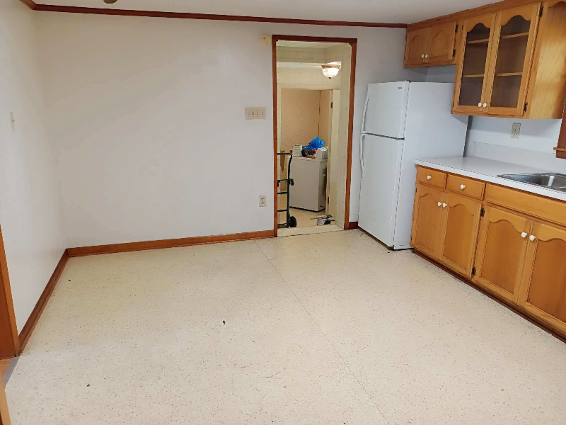 915 E Ash St - Photo 3 of 17