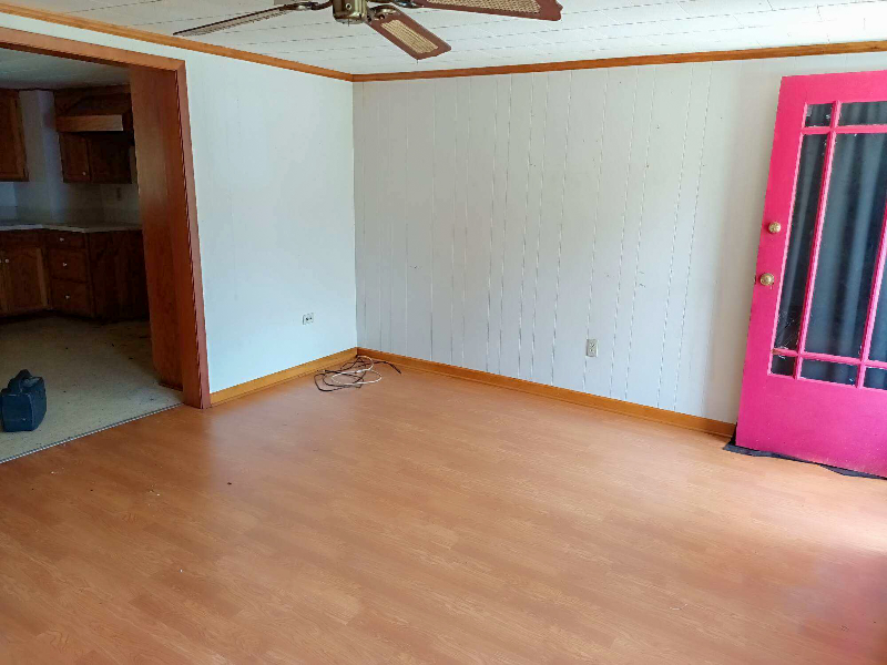 915 E Ash St - Photo 6 of 17