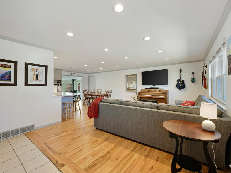 2707 Caribbean Dr - Photo 3 of 37