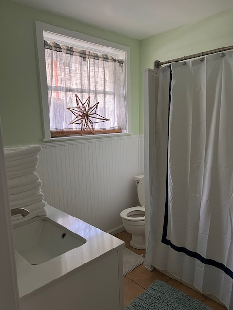 558 Bishop Ln N - Photo 2 of 22