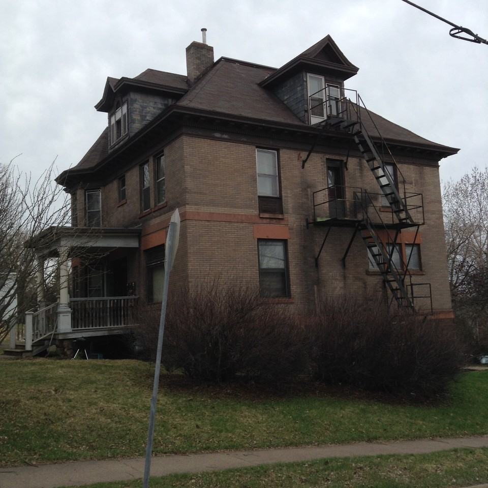 1902 E 1st St #5 - Photo 2 of 14