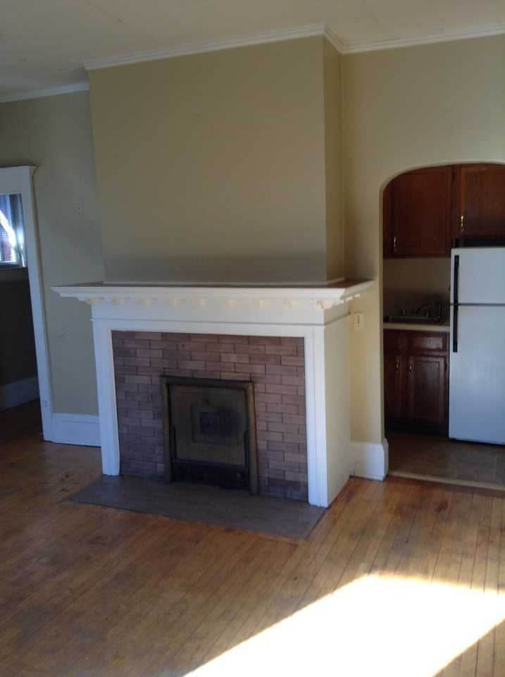 1902 E 1st St #5 - Photo 3 of 14