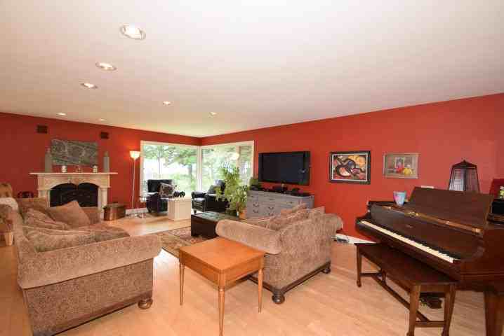 224 Lake Shore Rd - Photo 2 of 24